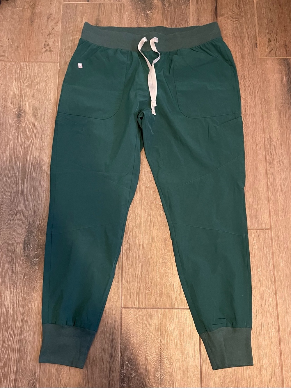 FIGS FIONLITE Maua Skinny Jogger Scrub Pants Amazon Green Women’s Large